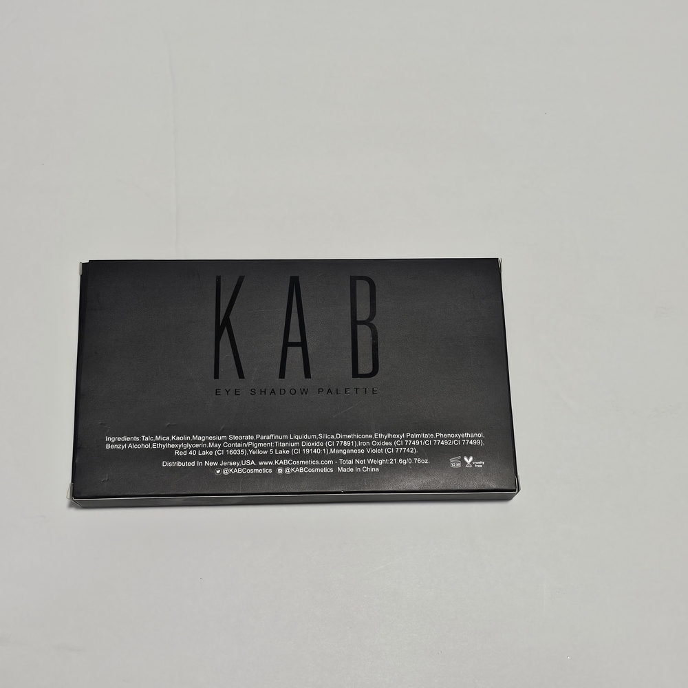 NEW KAB Cosmetics Day And Night Eyeshadow Palette - Picture 3 of 7